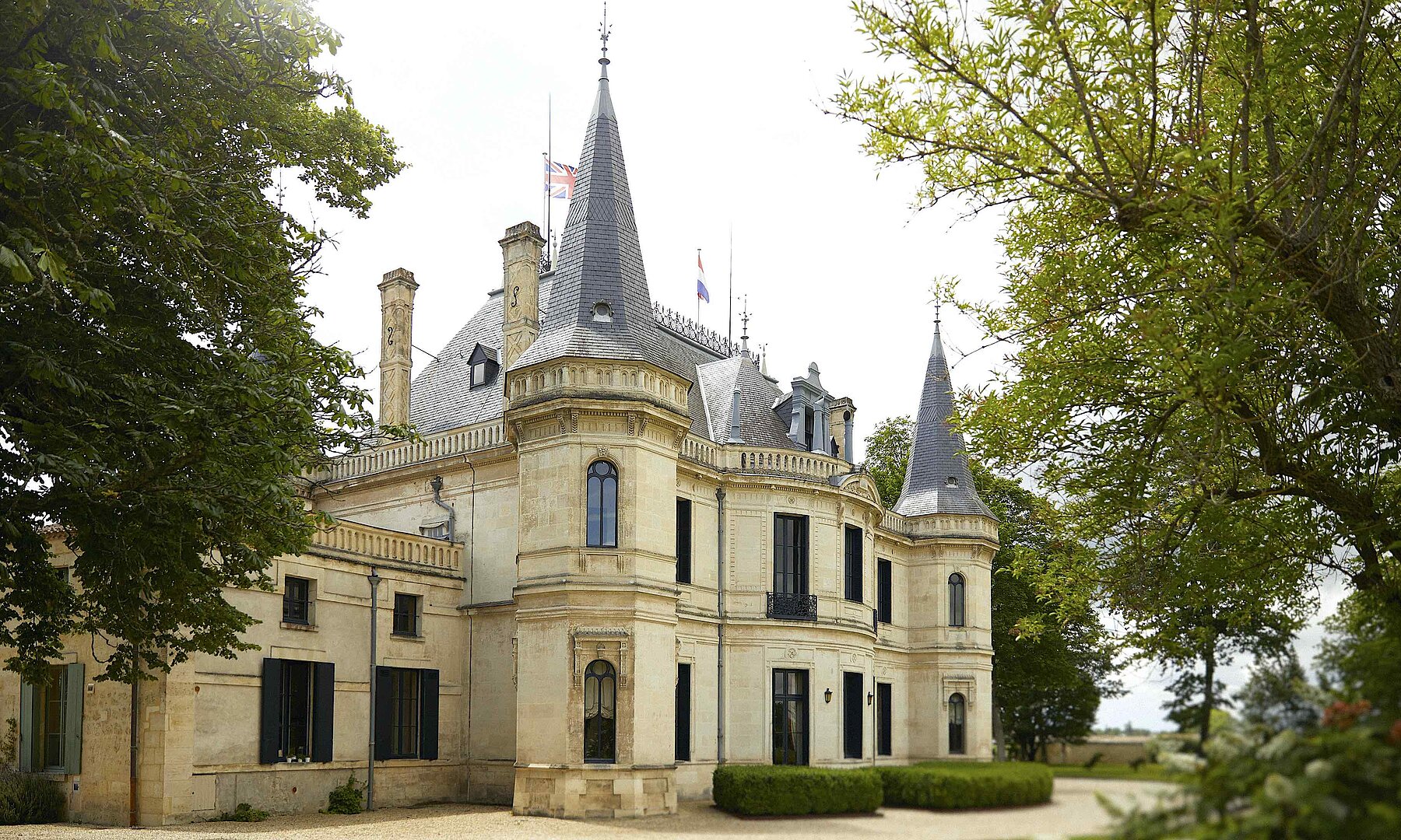 Château Palmer gehört zwar nicht zu den Premier Crus, genießt aber trotzdem einen hervorragenden Ruf und steht diesen in nichts nach.