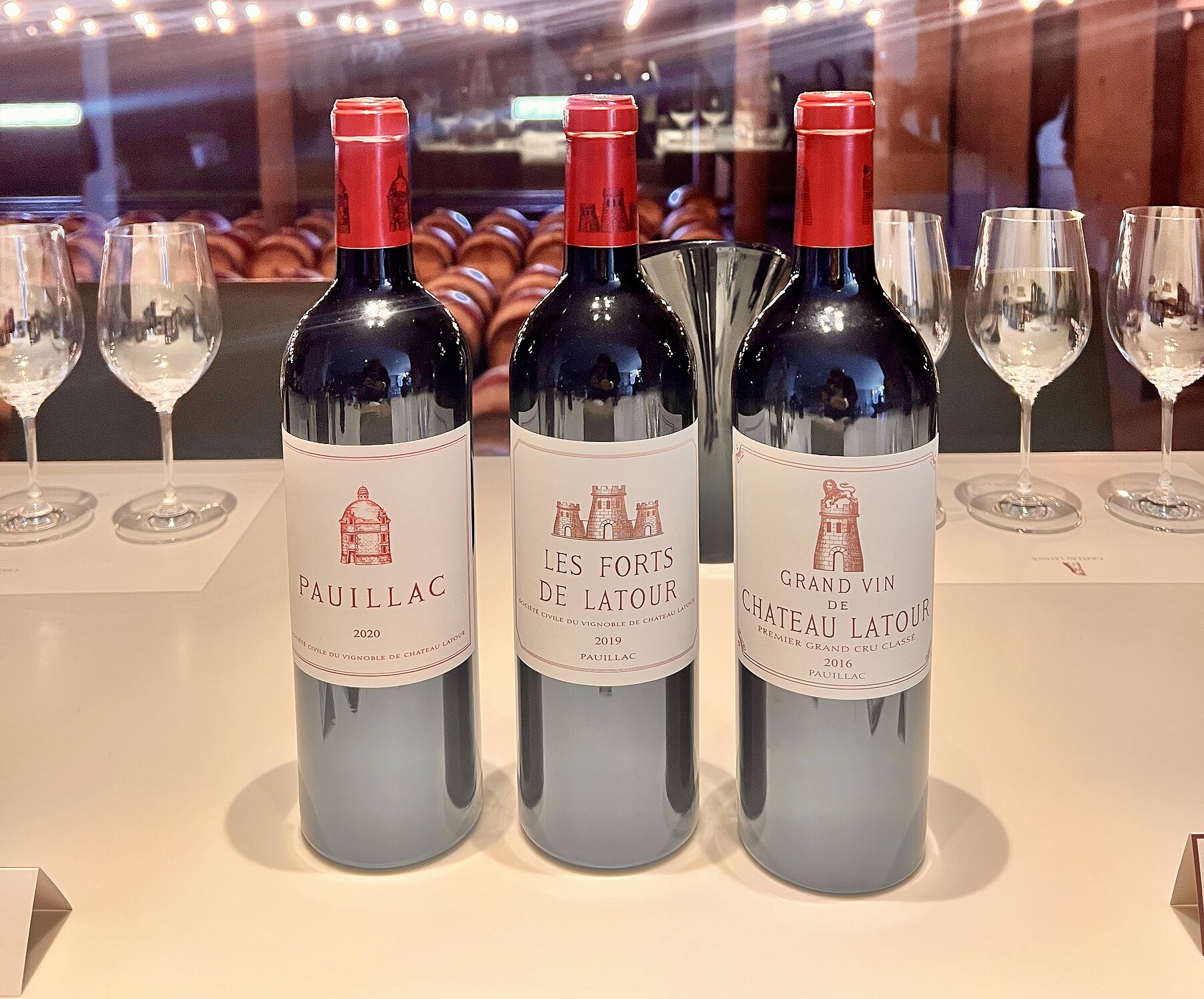 Flaschen Château Latour.JPEG Grandiose One-to-One-Verkostung mit Estate Director Hélène Génin auf Château Latour – u.a. mit einem grandiosen 2016er Latour